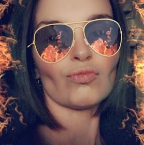 Meet your Posher, Desiree'